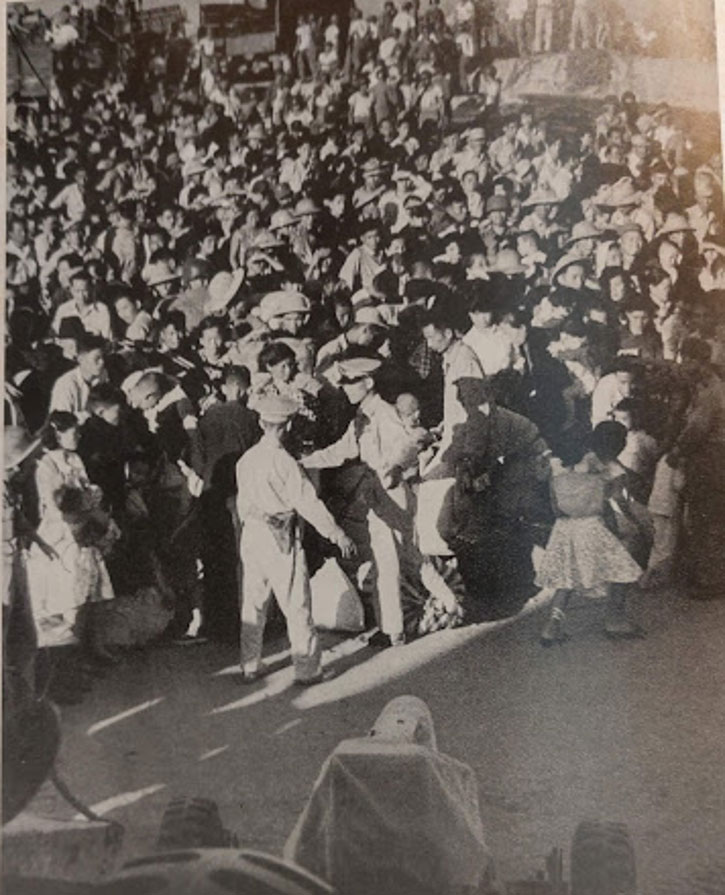 The evacuation of Kinmen residents to Taiwan during the Second Taiwan Strait Crisis in 1958.